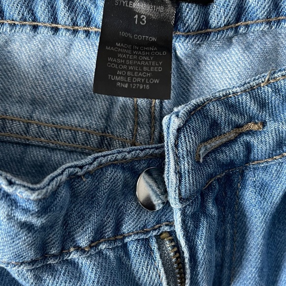 Fashion nova boyfriend jeans - Picture 3 of 3